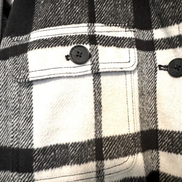 Old Navy NWOT Black and White Plaid Shacket - Picture 3 of 5
